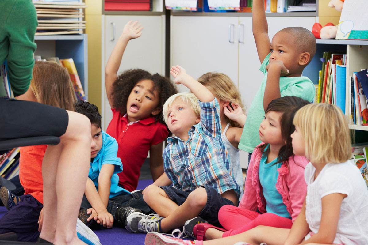 Verheerende Folgen der anhaltenden Ersetzungsmigration. Schweizer Schulkinder ohne Migrationshintergrund gelten heute als absolute Ausnahme.