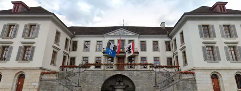 Schweizer Pass trotz Betreibung? Kosovarin siegt gegen Aargau.