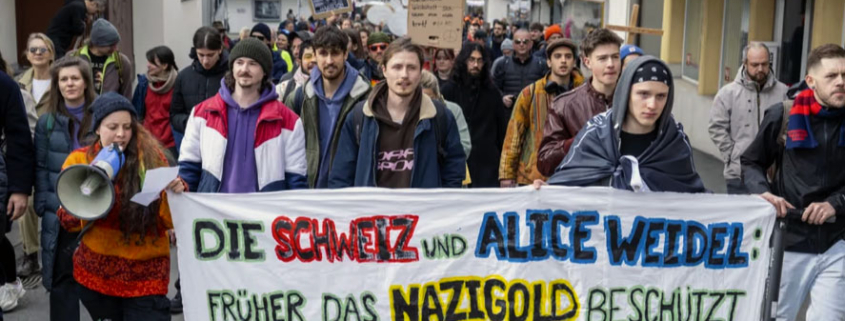 Einsiedeln SZ: Linke Neo-Faschisten hetzen an Wohnort gegen homosexuelle AfD Politikerin und deren Kinder.